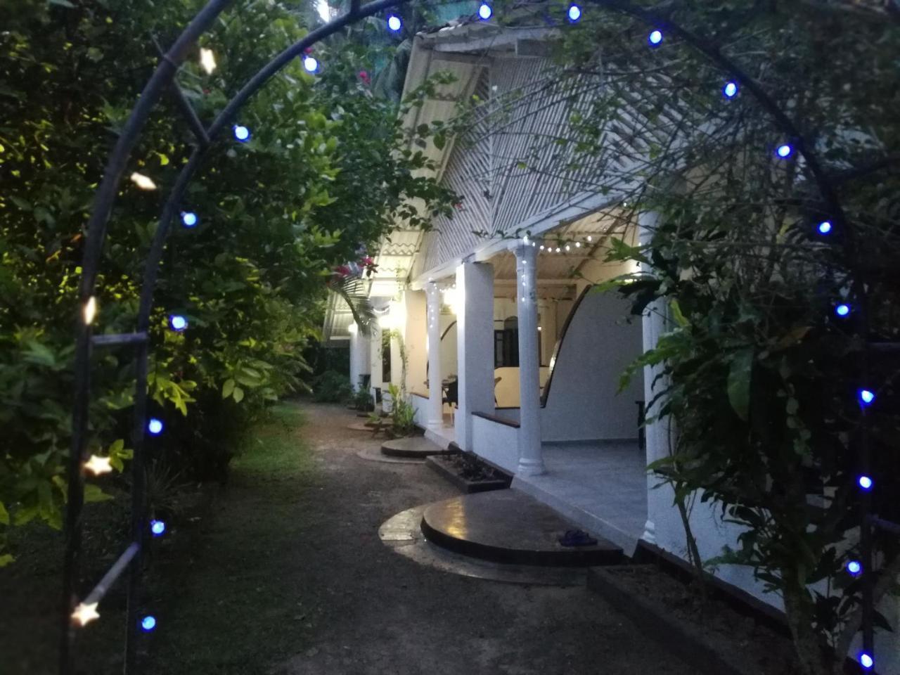 Sonri Villa Sea View Unawatuna Ngoại thất bức ảnh